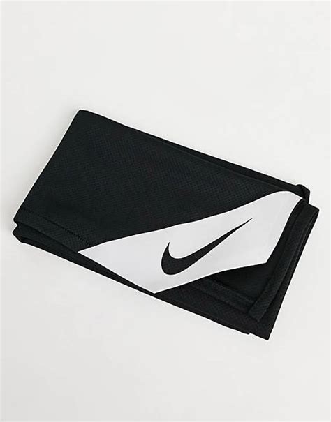 strandhanddoek nike|Nike Performance COOLING SMALL TOWEL .